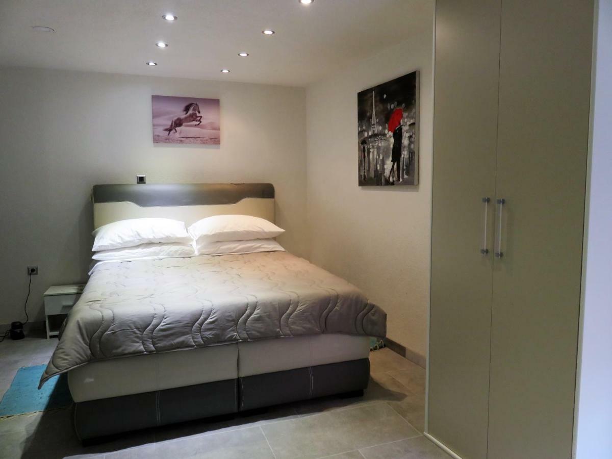Apartament เซรส ภายนอก รูปภาพ