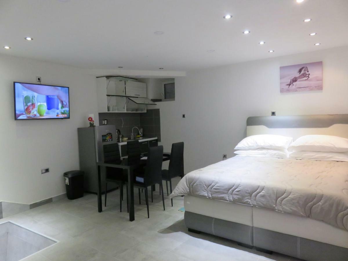 Apartament เซรส ภายนอก รูปภาพ